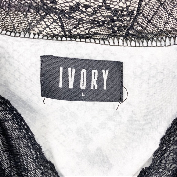 NWOT Snakeskin Print V Neck Tank Top - Picture 6 of 6